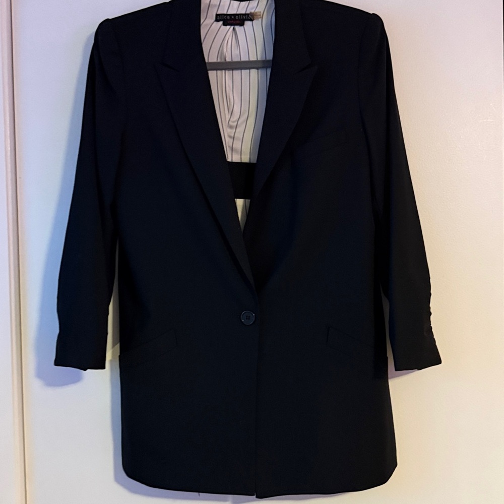 Alice and Olivia blazer 3/4 sleeves‎ medium black wool